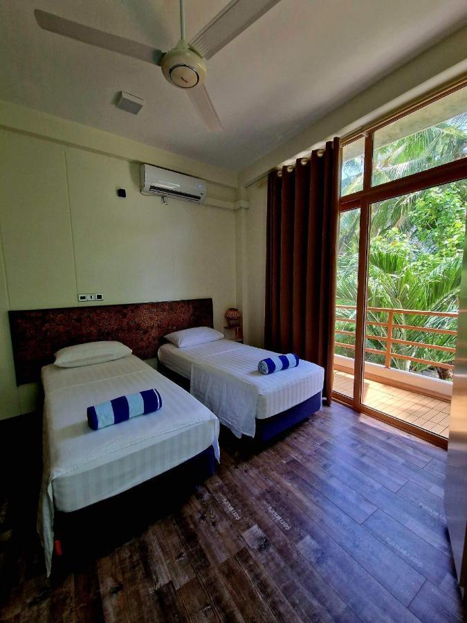 פלידהו Finolhu Beach Guest House מראה חיצוני תמונה